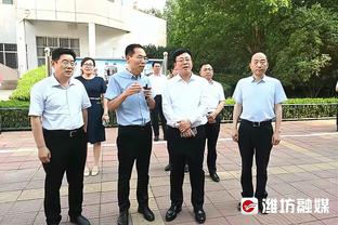 再见大师！克罗斯下场时，厦门皇马球迷会全场鼓掌致敬